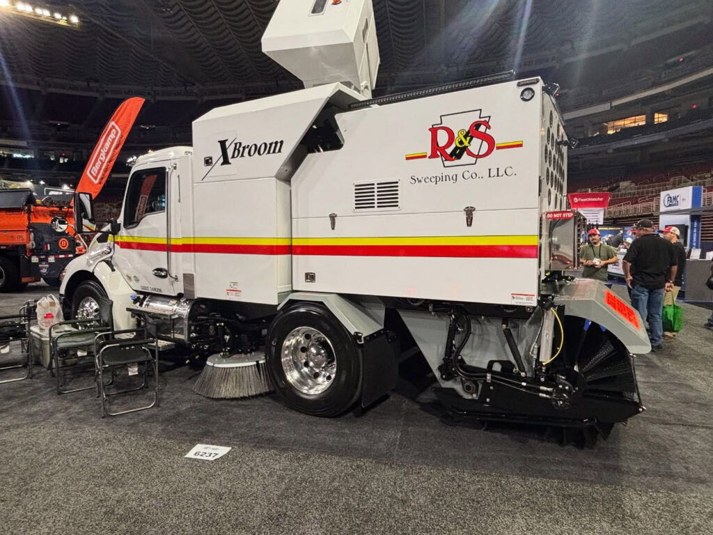 Street sweeper truck XBroom by Nescon